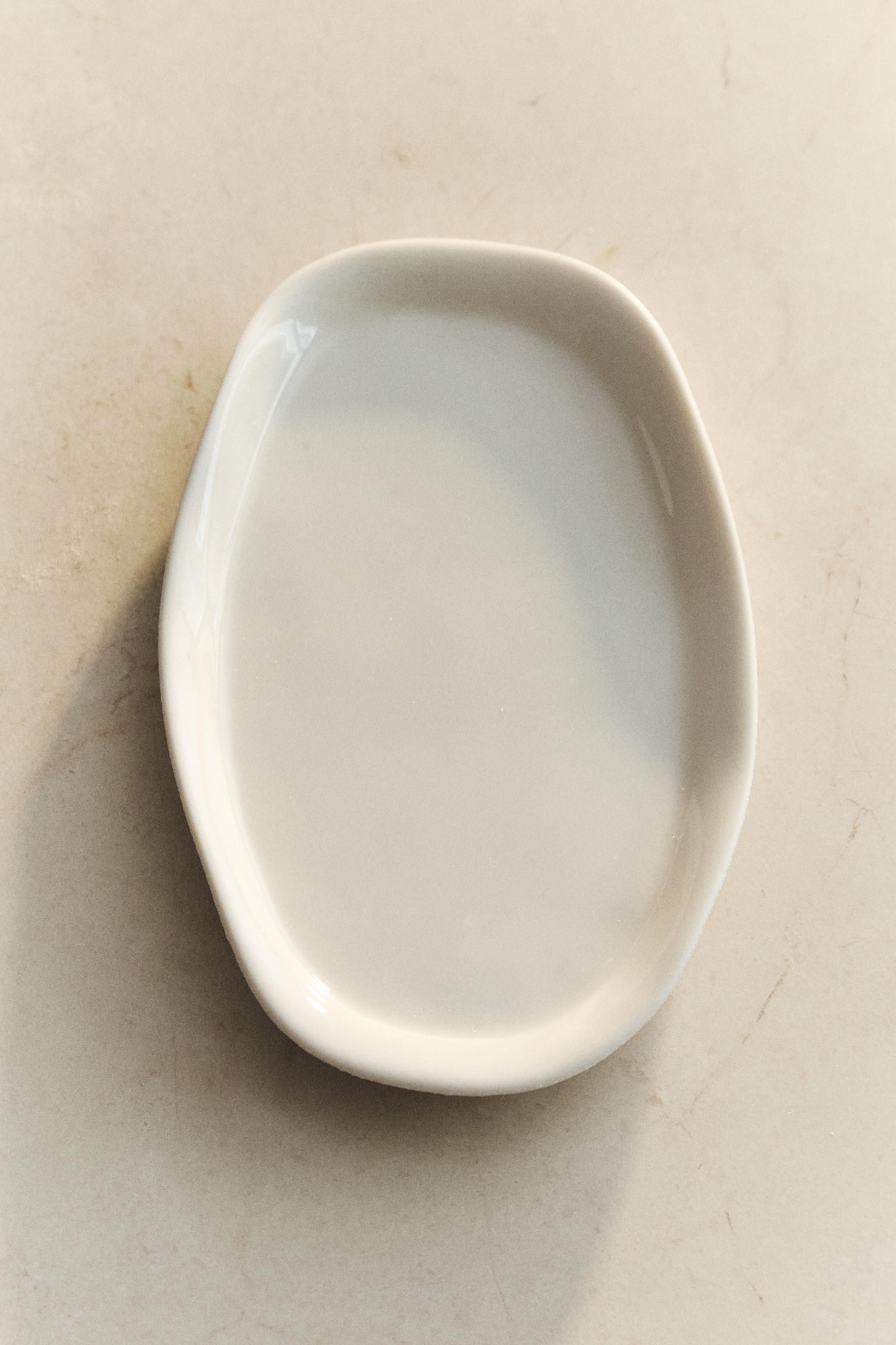 TEXTURED BATHROOM SOAP DISH